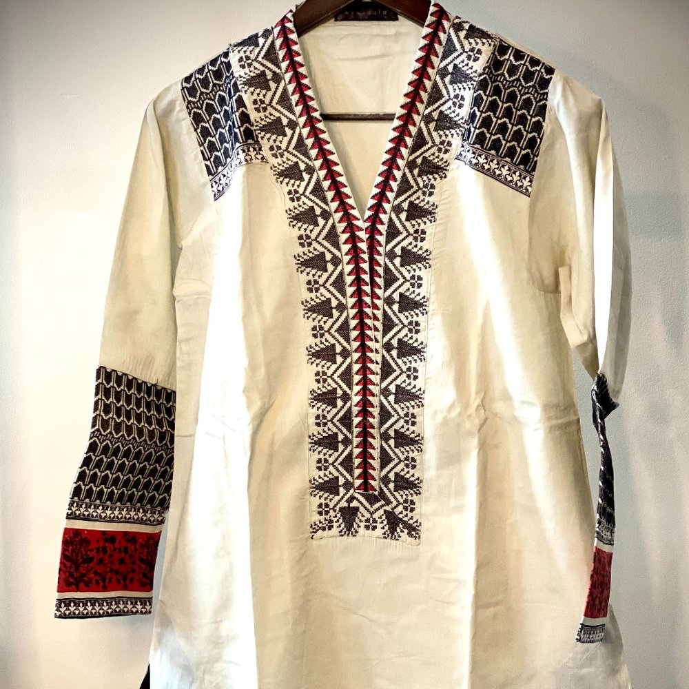 Pakistani KURTA / KAMEEZ